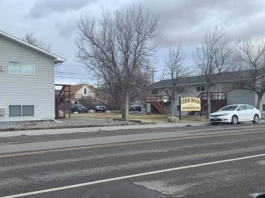 Main picture of 230 E Pike Ave