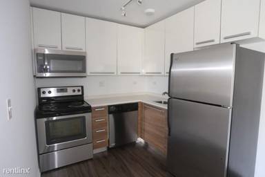 Main picture of 925 W Carmen Ave