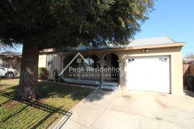 Main picture of 4521 Iowa Ave