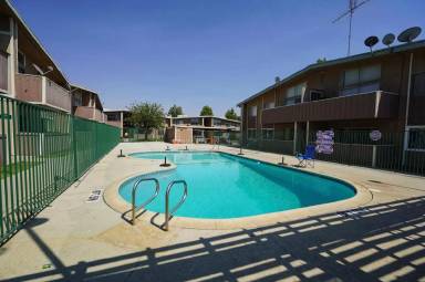 Main picture of 5001 W Wilson St