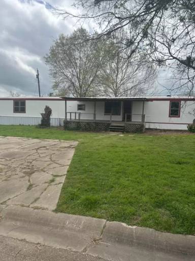 Main picture of 102 Bridle Trl