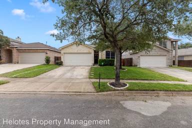 Main picture of 13710 Topaz Lk