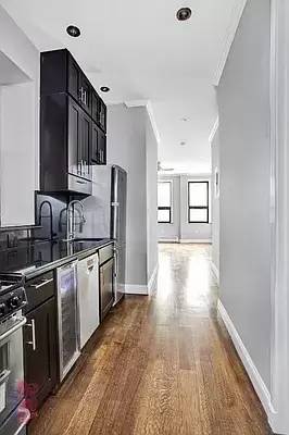 Main picture of 141 Ridge St