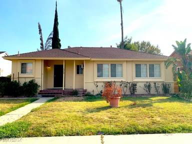 Main picture of 19754 Saticoy St