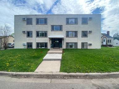 Main picture of 308 2nd St SE