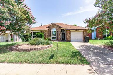 Main picture of 2406 Cactus Dr