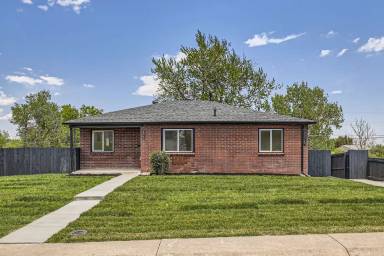 Main picture of 2823 1/2 W Archer Pl