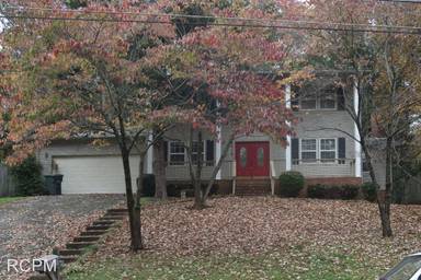 Main picture of 2618 Belle Meade Dr NE