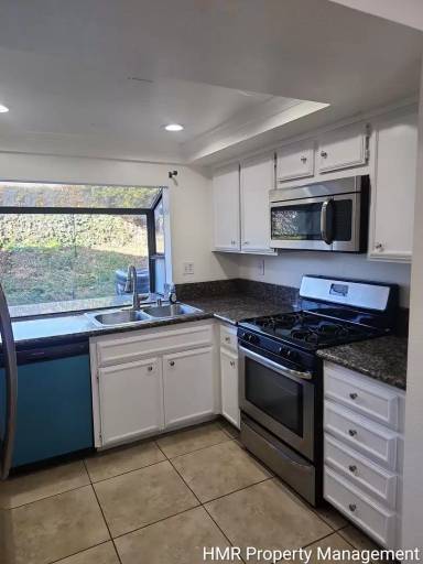 Main picture of 2216 Loggers Ln