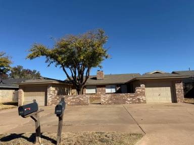 Main picture of 808 N Elkhart Ave