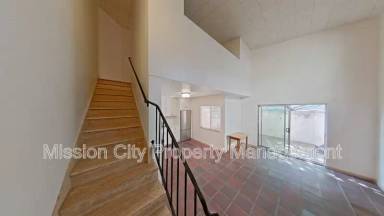 Main picture of 1016 E Canon Perdido St