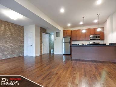 Main picture of 2834 N Albany Ave
