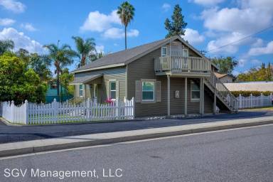 Main picture of 130 1/2 Mariposa Ave