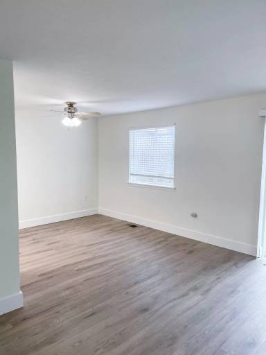 Main picture of 1135 SE Oar Ave