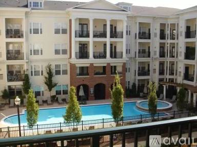 Main picture of Colonnade At Kentlands