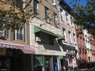 Main picture of 704 Washington St