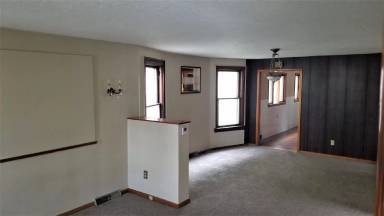 Main picture of 903 Walden Ave