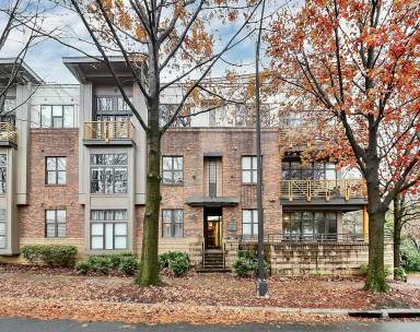 Main picture of 712 N Davidson St