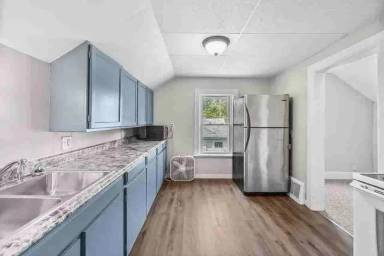 Main picture of 616 Chicago Ave