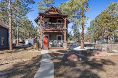 Main picture of 404 S Willow St