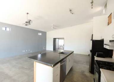 Main picture of 449 E Lester St