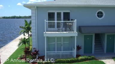 Main picture of Palms At Waters Edge