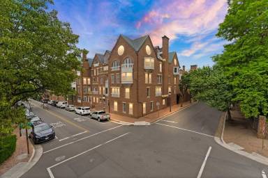 Main picture of 114 N Union St