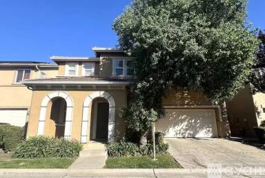 Main picture of 8 Halsey Pl