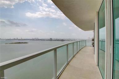 Main picture of Onyx On the Bay
