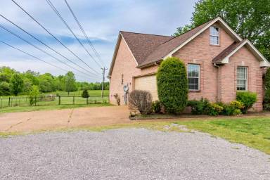 Main picture of 631 Trousdale Ferry Pike