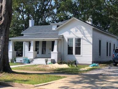 Main picture of 207 N Church St