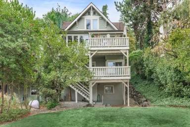 Main picture of 2350 Boyer Ave E