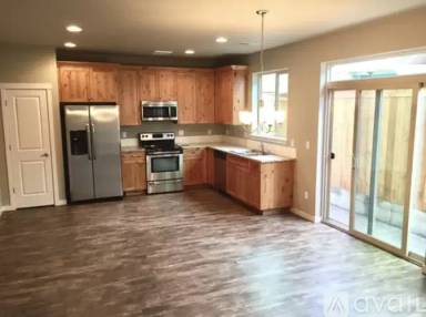 Main picture of 1317 NE 82nd Dr
