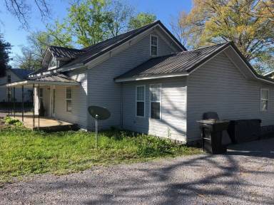 Main picture of 701 N Washington St
