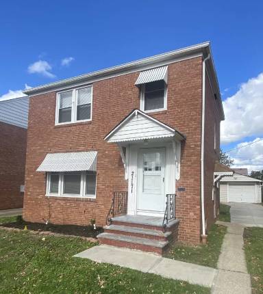 Main picture of 21171 Tracy Ave