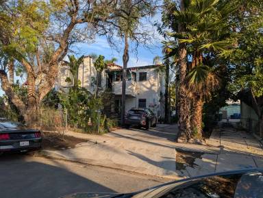 Main picture of 6137 Romaine St