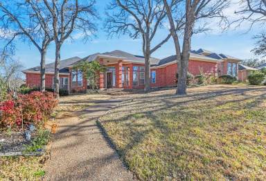 Main picture of 401 Leigh Ct