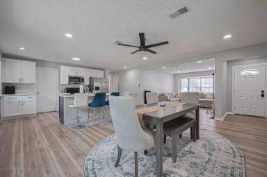 Main picture of 2602 Micliff Blvd