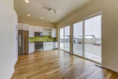 Main picture of 717 Amelia Ln