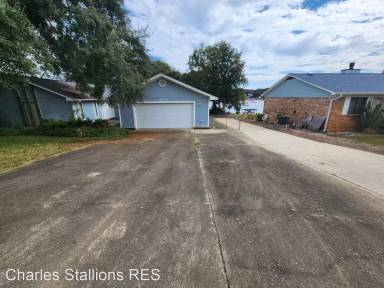 Main picture of 5790 W Shore Dr