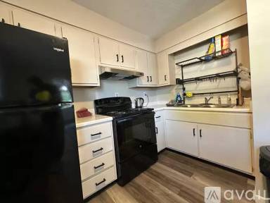 Main picture of 427 E Moneta Ave