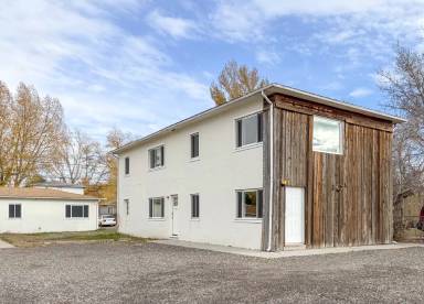 Main picture of 857 N 4th St