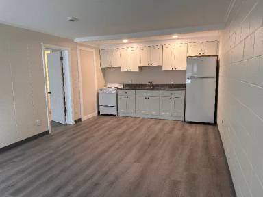 Main picture of 2034 Riverdale St