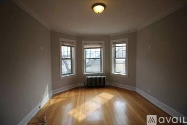 Main picture of 6203 N Claremont Ave