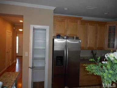 Main picture of 8 Abernathy Dr