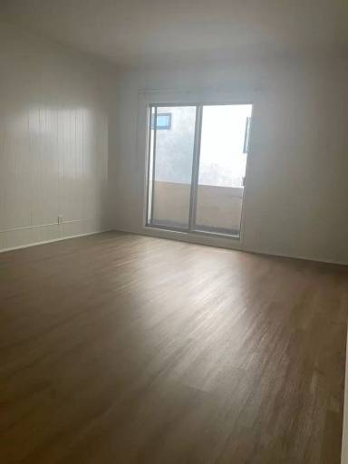 Main picture of 320 S Elm Dr