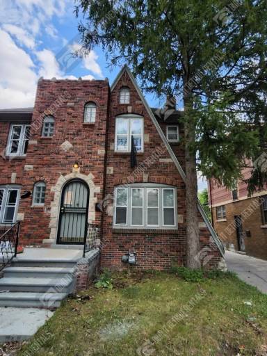 Main picture of 3757 Cortland St