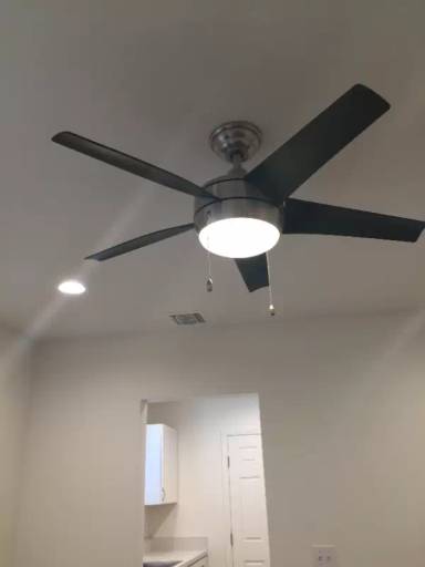 Main picture of 13131 Van Nuys Blvd