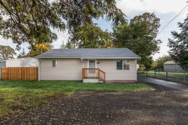 Main picture of 52806 NE 3rd St
