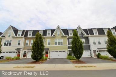 Main picture of 3235 Charleston Blvd